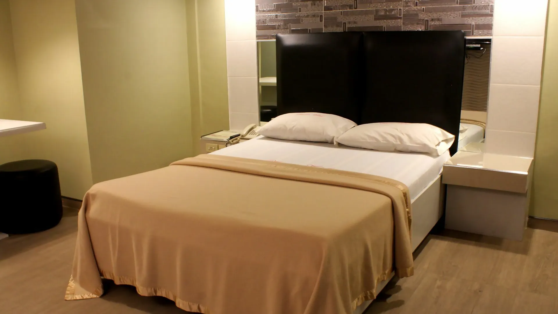 ***  New Winston Hotel Pasay Philippines